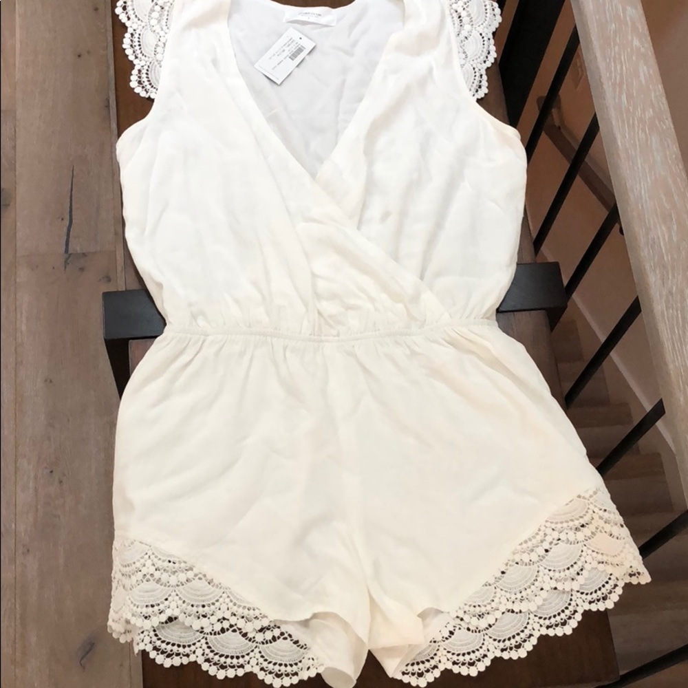 Mahina white cover-up